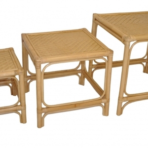 Set 3 kusů ratanových stolků