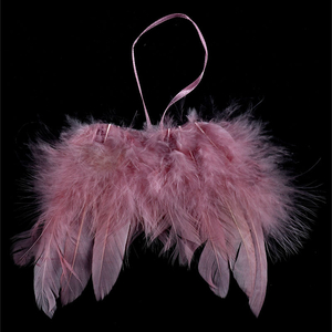 Andělská křídla z peří, barva růžová, baleno 12ks. Cena za 1 ks.