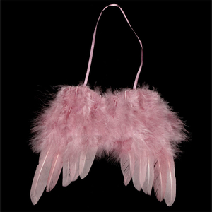Andělská křídla z peří, růžové, baleno 1 ks v polybag. Cena za 1 ks.