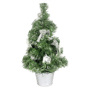 Stromeček ozdobený, umělá vánoční dekorace, barva stříbrná