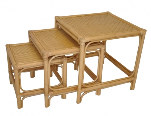 Set 3 kusů ratanových stolků