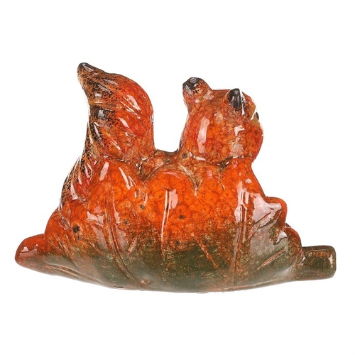 Veverka se siškami na listu - keramika, oranžovo-hnědá