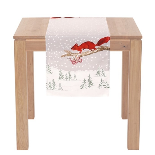 Běhoun se zimním motivem - veverka, 100% polyester, 40 x 150 cm.