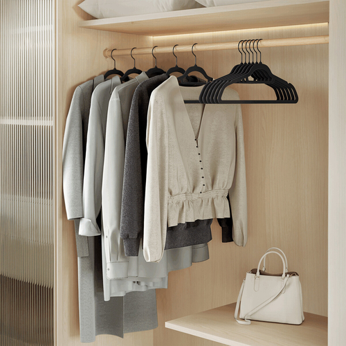 Sametová ramínka, plast, černá, set 50 ks, ASR-E1021 BK