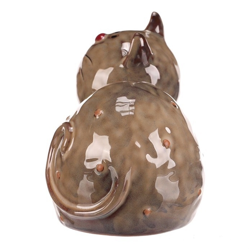 Kočka - keramická figurka, ležící, vel. XL, hnědá