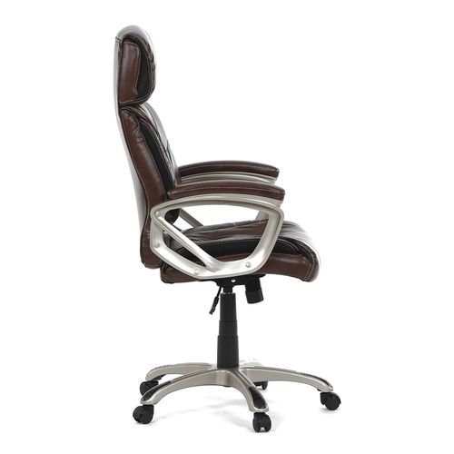 Kancelářská židle, tmavě hnedá koženka, plast v barvě champagne, kolečka pro tvrdé podlahy